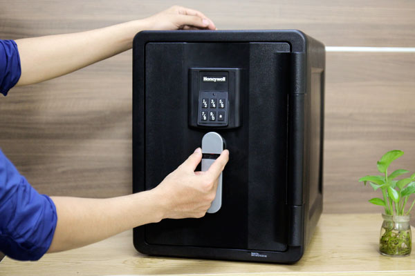 Honeywell 2901 Waterproof Fire Safe